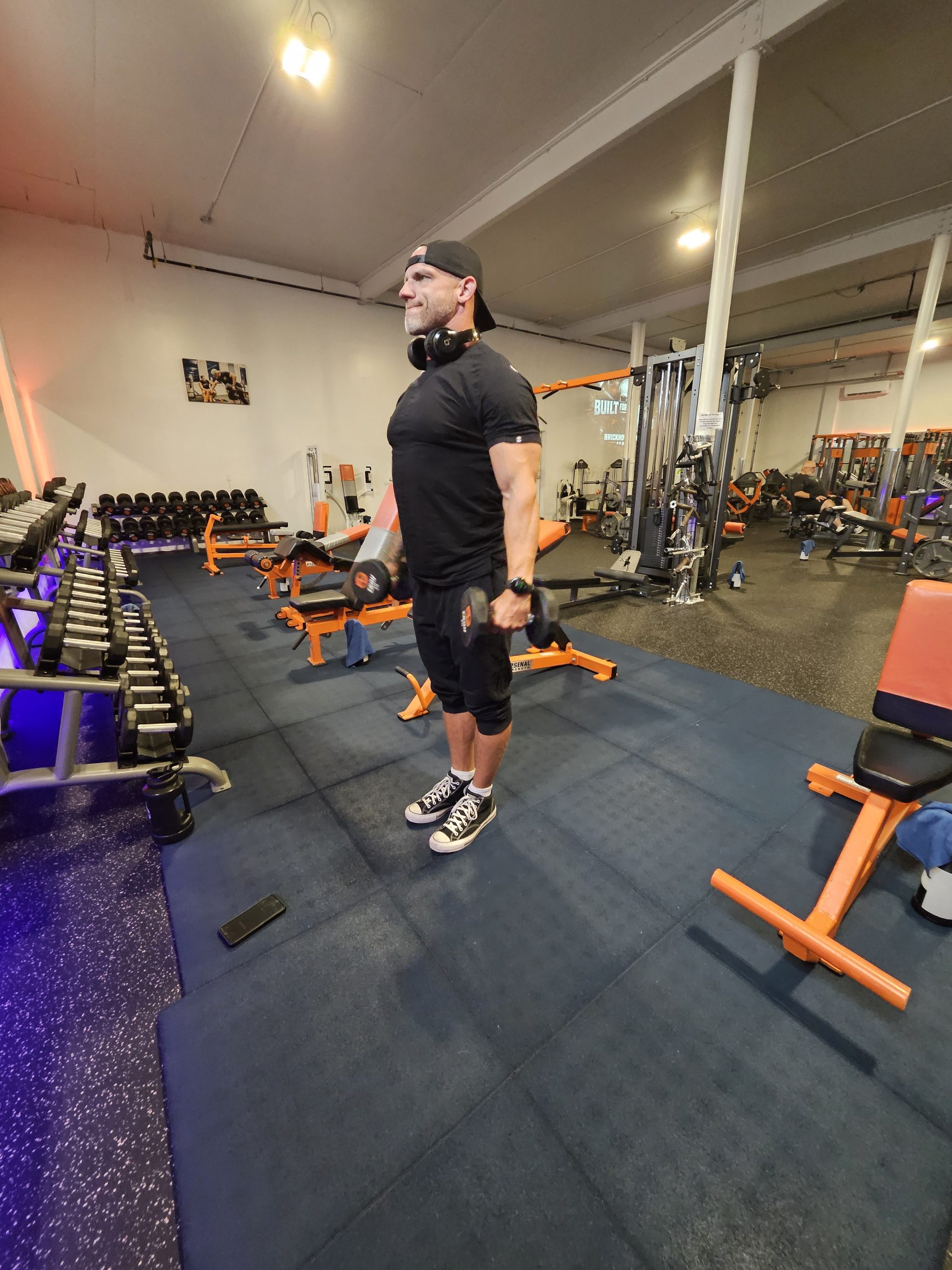 Victor Vandresar coaching on the floor at Brickhouse Gym